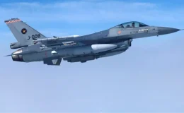 Ukrayna’da F-16 savaş uçağı düştü